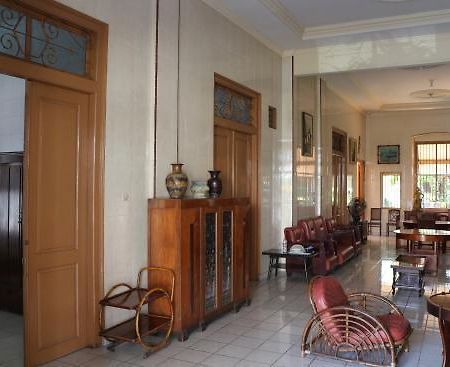 Hotel Paviljoen Surabaya Eksteriør billede