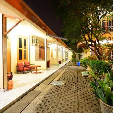Hotel Paviljoen Surabaya Eksteriør billede