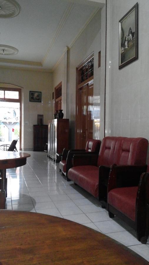 Hotel Paviljoen Surabaya Eksteriør billede