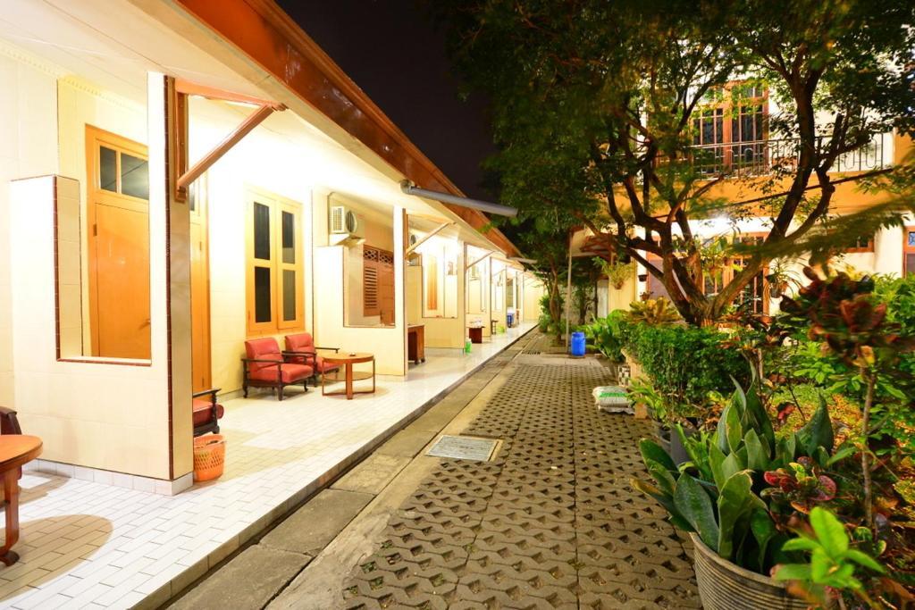 Hotel Paviljoen Surabaya Eksteriør billede